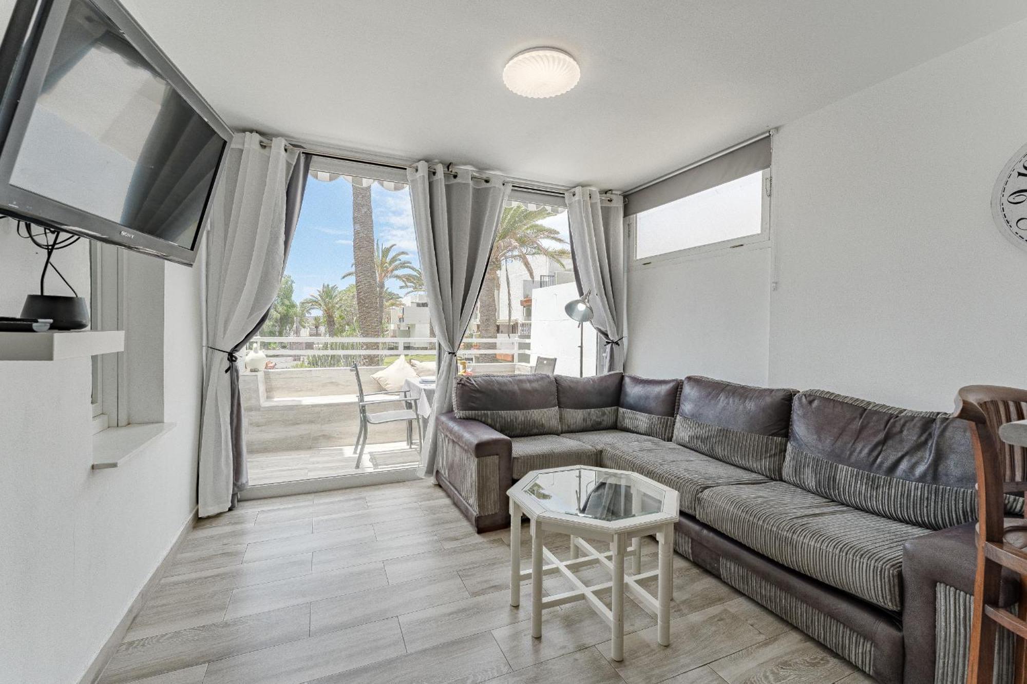 Primavera Tranquil Retreat 2-Bedroom Apartment With Balcony, Garden View & Fiber Wifi 아로나 외부 사진